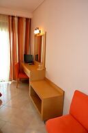 Evia Hotel & Suites