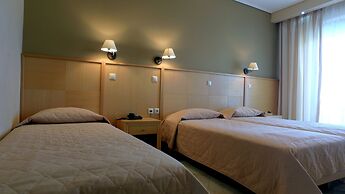 Evia Hotel & Suites