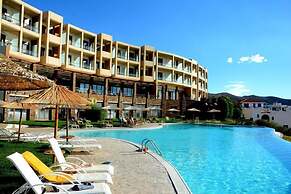 Evia Hotel & Suites