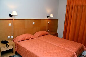 Evia Hotel & Suites