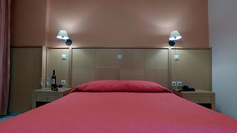 Evia Hotel & Suites