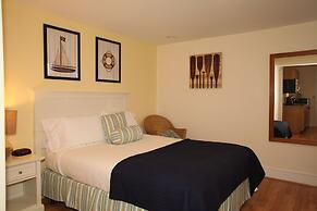 Glen Cove Inn & Suites