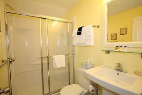 Glen Cove Inn & Suites