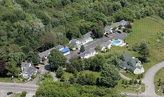 Glen Cove Inn & Suites