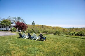 Glen Cove Inn & Suites