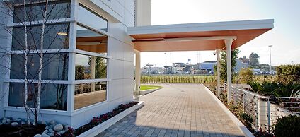 Breaking Business Hotel