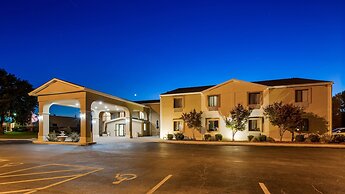 Hotel Lincoln Inn on Route 66 and near I-55