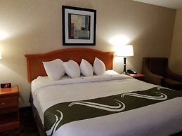 Hotel Lincoln Inn on Route 66 and near I-55