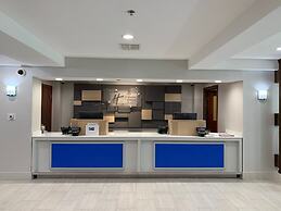 Holiday Inn Express Hotel & Suites Woodland Hills by IHG