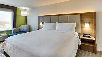 Holiday Inn Express Hotel & Suites Woodland Hills by IHG