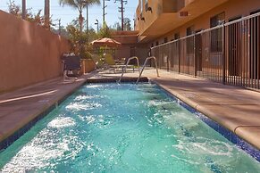 Holiday Inn Express Hotel & Suites Woodland Hills by IHG