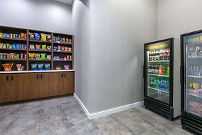 La Quinta Inn & Suites by Wyndham Jacksonville TX