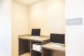 La Quinta Inn & Suites by Wyndham Jacksonville TX