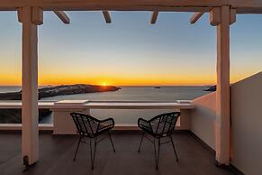 Athermi Suites - Adults Only