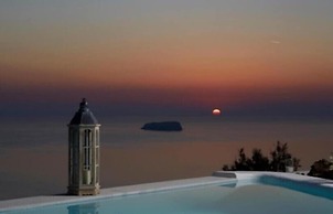Athermi Suites - Adults Only