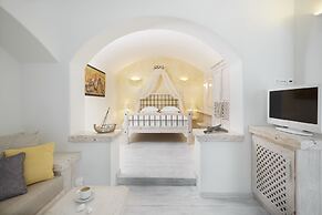 Athermi Suites - Adults Only