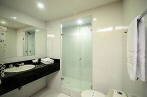 Travelers Suites Condominio Plenitud