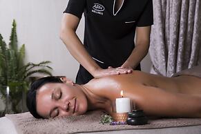 African Rock Hotel & Spa, a 