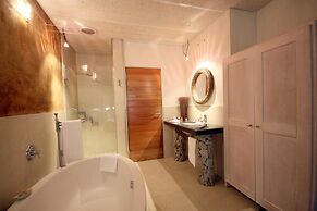 African Rock Hotel & Spa, a 