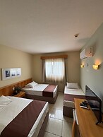 Harbor Self Graciosa Hotel