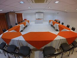 Harbor Self Graciosa Hotel