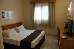 Harbor Self Graciosa Hotel