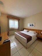 Harbor Self Graciosa Hotel