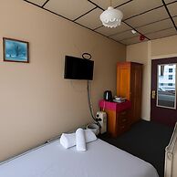 St Elmo Hotel