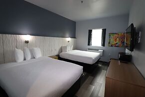 Days Inn & Suites by Wyndham Milwaukee