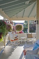 The Colonial Inn