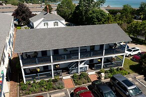 The Colonial Inn