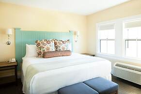 The Colonial Inn