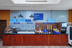 Holiday Inn Express Hotel & Suites CLARINGTON - BOWMANVILLE by IHG