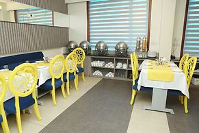 Karon Hotel - Lajpat Nagar