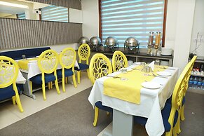 Karon Hotel - Lajpat Nagar