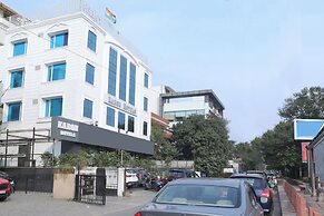 Karon Hotel - Lajpat Nagar
