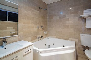 Mirage Hotel Newport