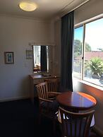 El Lago Waters Motel