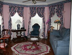 Heron Cay Lakeview Bed & Breakfast Inn