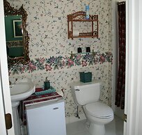 Heron Cay Lakeview Bed & Breakfast Inn