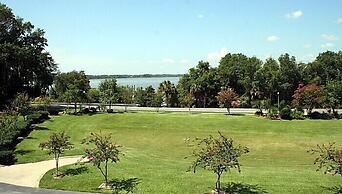 Heron Cay Lakeview Bed & Breakfast Inn