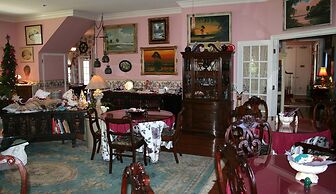 Heron Cay Lakeview Bed & Breakfast Inn