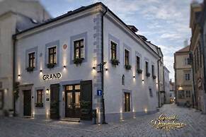Hotel Grand