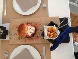 Laokasti Villas & Restaurant