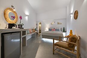 Kima Oia Suites