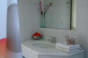 Mirabella Apartments