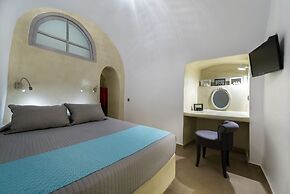 Nefeli Homes - Adults Only