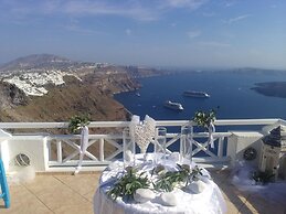 Nefeli Homes - Adults Only