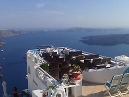 Nefeli Homes - Adults Only