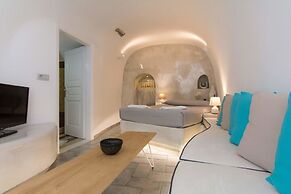 Nefeli Homes - Adults Only